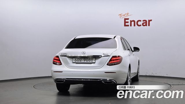 Mercedes-Benz E-Class из Кореи Encar