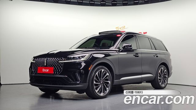 Lincoln Aviator 3.0 Reserve  AWD — пробег 8 935 км — фото 1 из 5