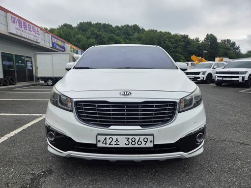 Kia Carnival 7-seater Limousine VIP — пробег 206 664 км — фото 3 из 5