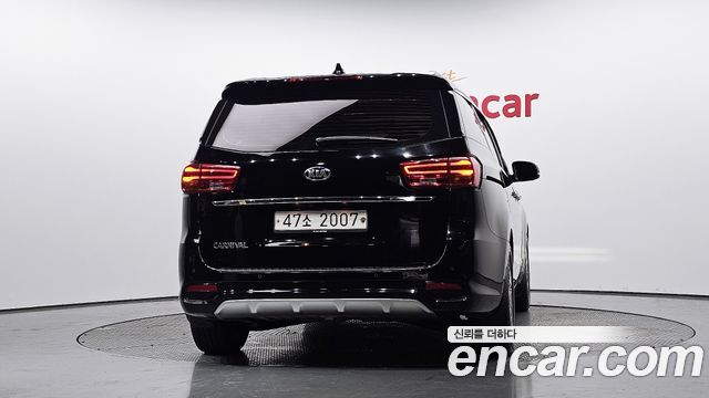 Kia Carnival 9-Seater Noblesse Special — пробег 223 309 км — фото 4 из 5