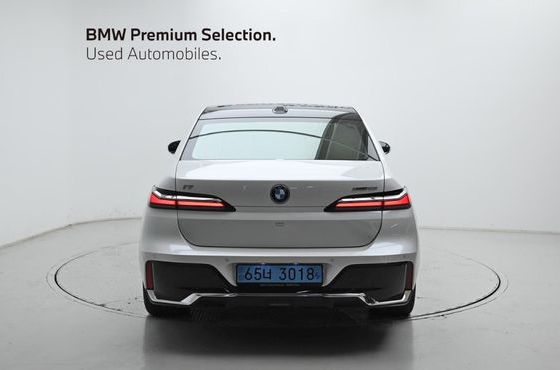BMW i7 xDrive 60 M sport — пробег 25 423 км — фото 4 из 5