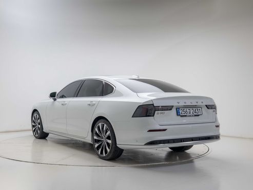 Volvo S90 B5 Ultra Bright — пробег 455 км — фото 2 из 5