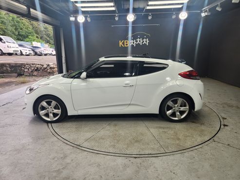 Hyundai Veloster Unique — пробег 132 109 км — фото 3 из 5