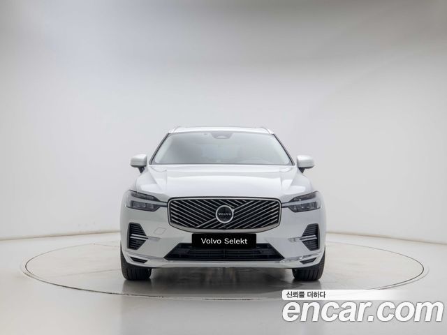 Volvo XC60 T8 Ultra Bright — пробег 4 902 км — фото 3 из 5