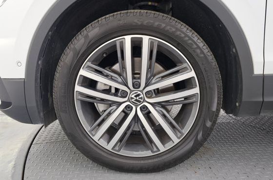 Volkswagen Tiguan 2.0 TSI Prestige — пробег 26 872 км — фото 5 из 5