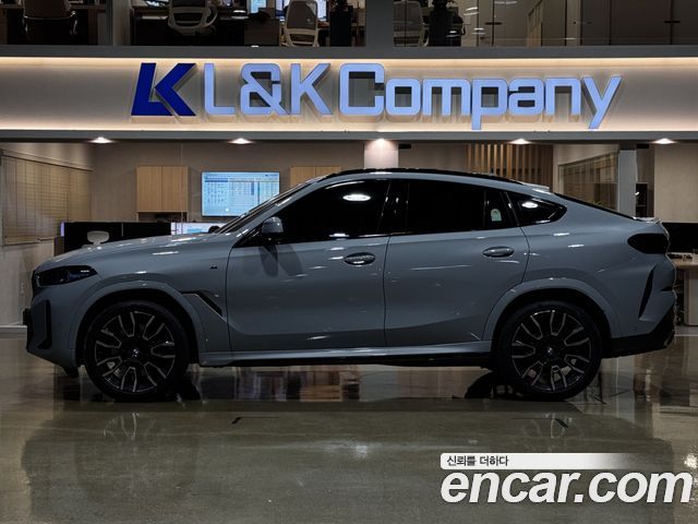 BMW X6 xDrive40i M Sport — пробег 9 698 км — фото 3 из 5