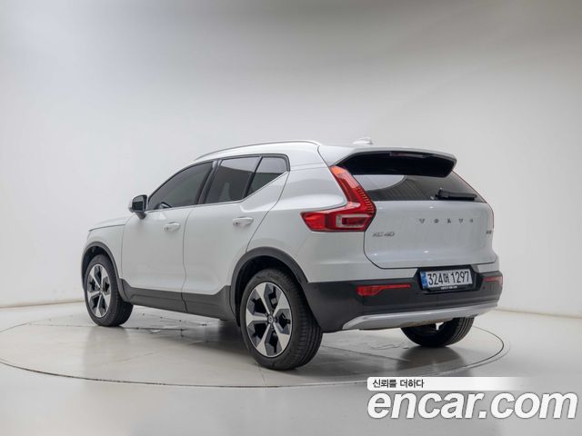 Volvo XC40 B4 Ultra Bright — пробег 14 224 км — фото 4 из 5
