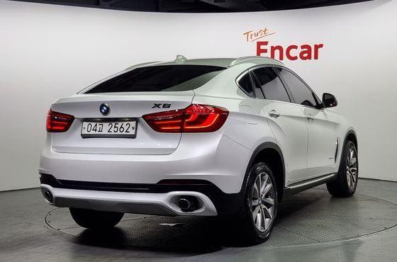 BMW X6 xDrive 30d — пробег 143 913 км — фото 2 из 5