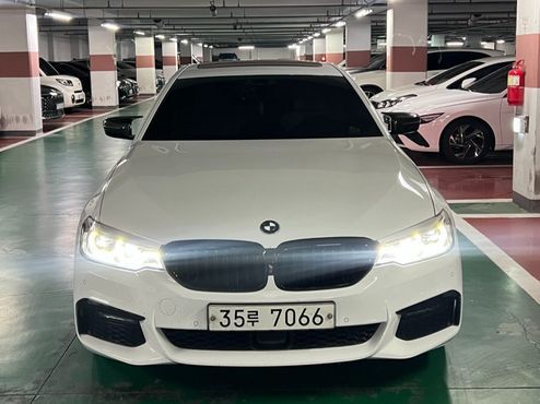 BMW 5-Series 530i M Sport Package Plus — пробег 101 000 км — фото 2 из 5