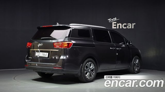 Kia Carnival из Кореи Encar