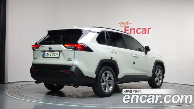 Toyota RAV4 2.5 2WD Hybrid — пробег 47 682 км — фото 2 из 5