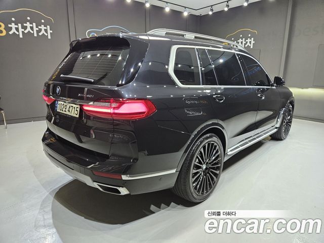 BMW X7 xDrive 40i Design Pure Excellence 7-Seater — пробег 76 892 км — фото 2 из 5