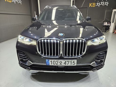 BMW X7 xDrive 40i Design Pure Excellence 7-Seater — пробег 76 892 км — фото 3 из 5
