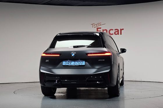 BMW iX xDrive45 M Sport — пробег 9 220 км — фото 4 из 5