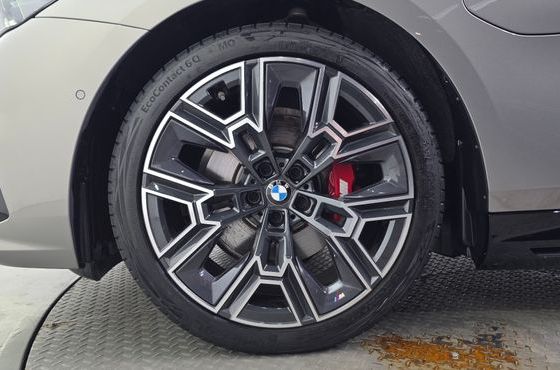 BMW 5-Series 530e xDrive M Sport Pro — пробег 15 874 км — фото 5 из 5