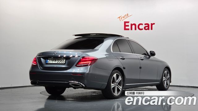 Mercedes-Benz E-Class из Кореи Encar