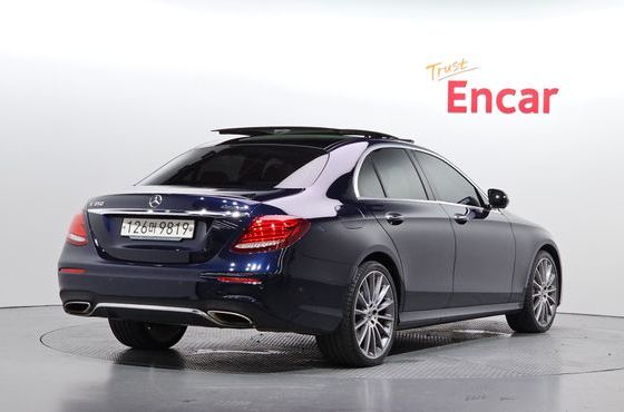 Mercedes-Benz E-Class E350 4MATIC AMG Line — пробег 86 543 км — фото 2 из 5