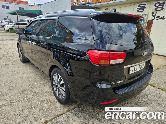 Kia Carnival 11-seater Prestige — пробег 162 172 км — фото 4 из 5