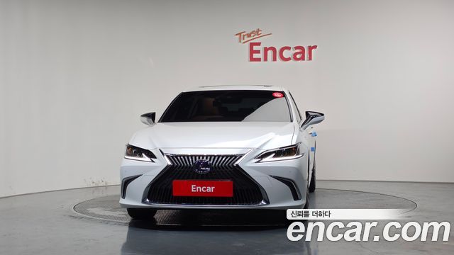 Lexus ES Luxury Plus — пробег 60 165 км — фото 3 из 5