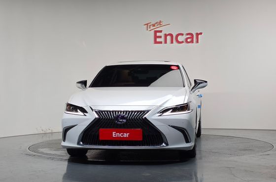 Lexus ES Luxury Plus — пробег 60 165 км — фото 3 из 5