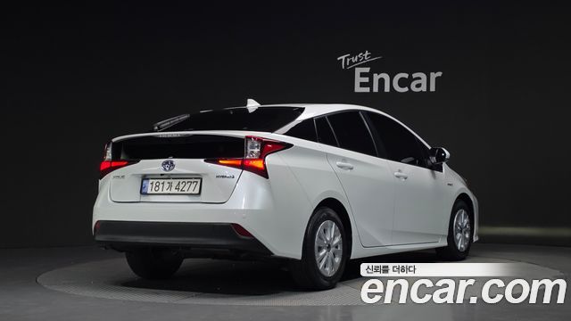 Toyota Prius 1.8 — пробег 72 857 км — фото 2 из 5