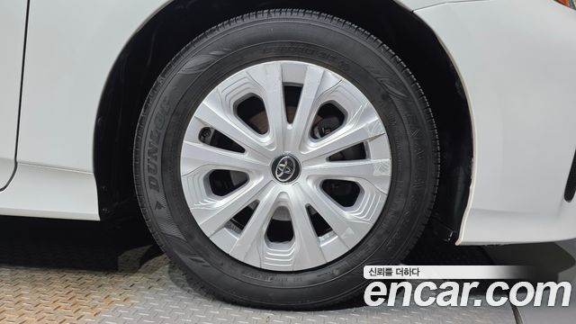 Toyota Prius 1.8 — пробег 72 857 км — фото 5 из 5