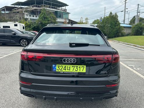 Audi Q8 55 TFSI Quattro Premium — пробег 30 км — фото 4 из 5