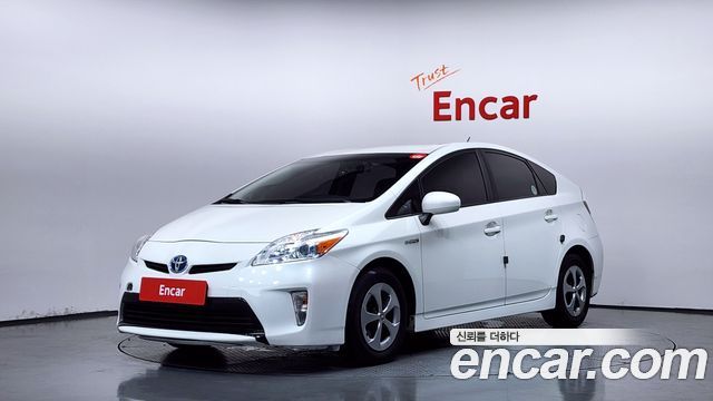 Toyota Prius 1.8 E — пробег 142 561 км — фото 1 из 5