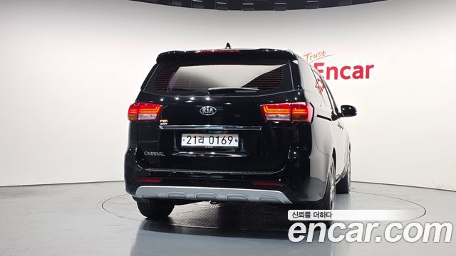 Kia Carnival из Кореи Encar