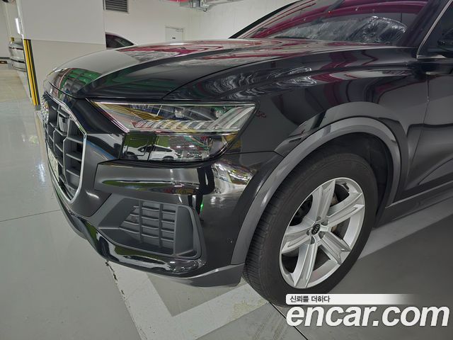 Audi Q8 45 TDI Quattro Premium — пробег 190 000 км — фото 1 из 5