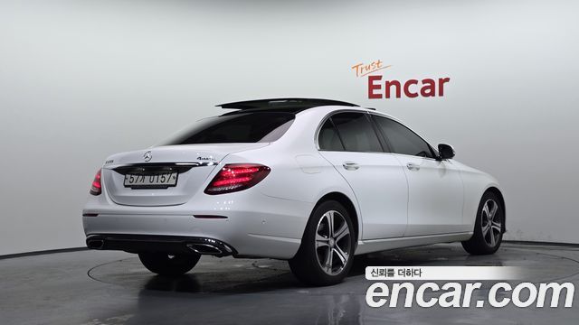 Mercedes-Benz E-Class E300 4MATIC Avnatgarde — пробег 81 049 км — фото 2 из 5