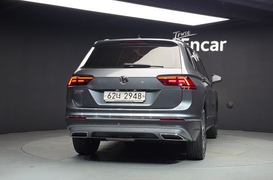 Volkswagen Tiguan 2.0 TDI Prestige — пробег 117 782 км — фото 4 из 5