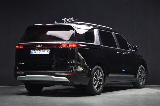 Kia Carnival Diesel 9-Seater Prestige — пробег 56 020 км — фото 2 из 5