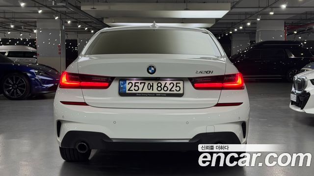 BMW 3-Series 320i M Sport — пробег 98 929 км — фото 4 из 5