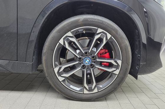 BMW iX1 xDrive 30 M Sport — пробег 25 029 км — фото 5 из 5
