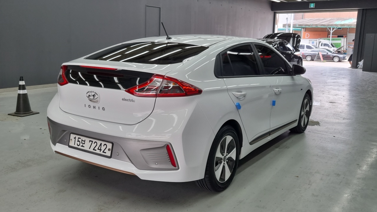 Hyundai Ioniq N — пробег 127 101 км — фото 2 из 5