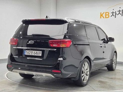 Kia Carnival 9-Seater Noblesse Special — пробег 121 786 км — фото 3 из 5
