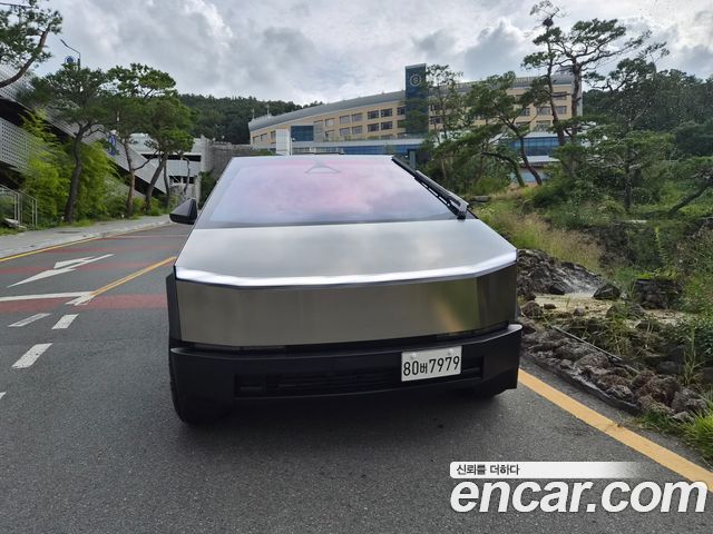 Tesla Cybertruck Cyberbeast — пробег 360 км — фото 3 из 5