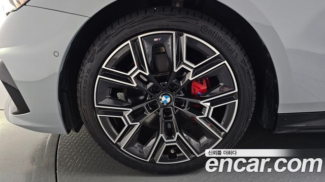 BMW 5-Series 530i xDrive M Sport Pro Special Edition — пробег 14 648 км — фото 5 из 5