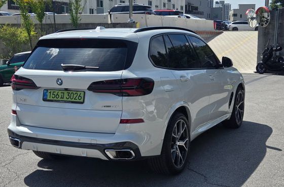 BMW X5 xDrive 40i M Sport — пробег 4 089 км — фото 2 из 5