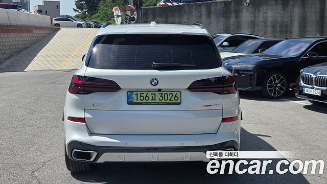 BMW X5 xDrive 40i M Sport — пробег 4 089 км — фото 4 из 5