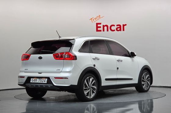 Kia Niro Noblesse — пробег 76 201 км — фото 2 из 5