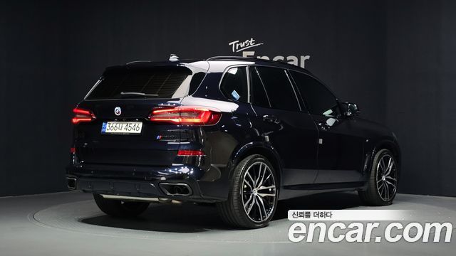 BMW X5 M50i — пробег 64 377 км — фото 2 из 5