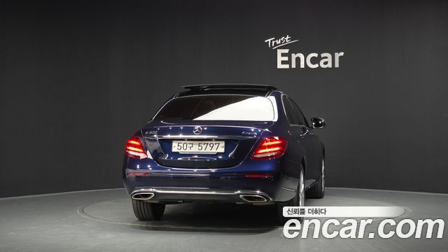 Mercedes-Benz E-Class E300 4MATIC Exclusive — пробег 106 464 км — фото 4 из 5