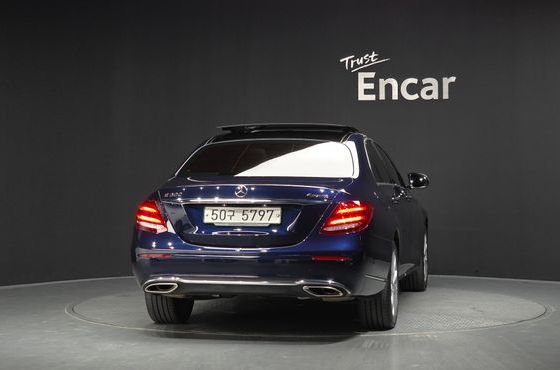 Mercedes-Benz E-Class E300 4MATIC Exclusive — пробег 106 464 км — фото 4 из 5
