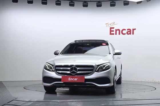 Mercedes-Benz E-Class E300 4MATIC Avnatgarde — пробег 94 502 км — фото 3 из 5