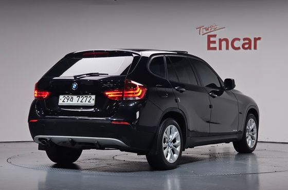 BMW X1 xDrive 18d — пробег 175 950 км — фото 2 из 5
