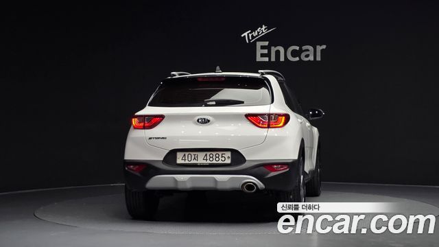 Kia Stonic из Кореи Encar