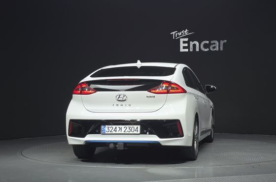 Hyundai Ioniq Q — пробег 184 649 км — фото 4 из 5