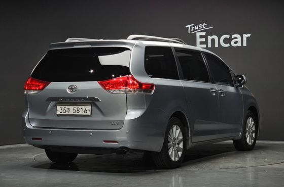 Toyota Sienna 3.5 AWD — пробег 259 112 км — фото 2 из 5